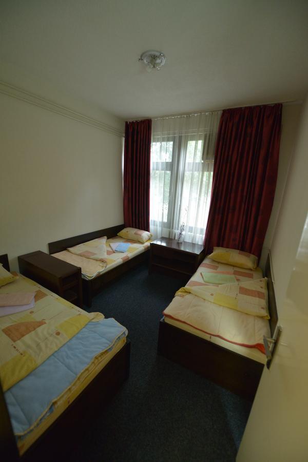 Guesthouse Duga Belgrade Extérieur photo