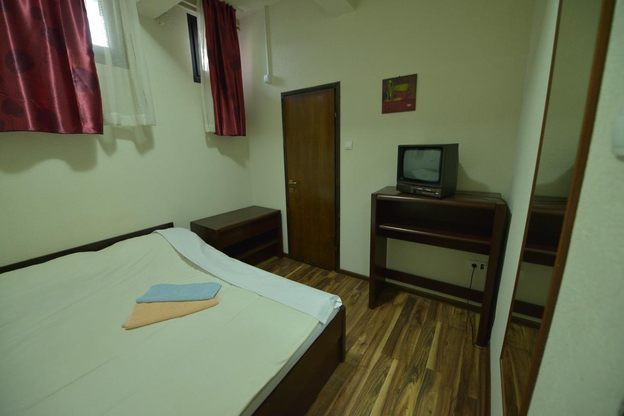 Guesthouse Duga Belgrade Extérieur photo